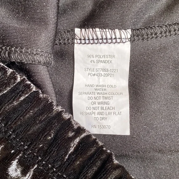 Popular 21 Black Velvet Pajama Set - Picture 6 of 12